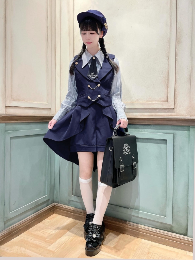 Stately Emblem ショートパンツ